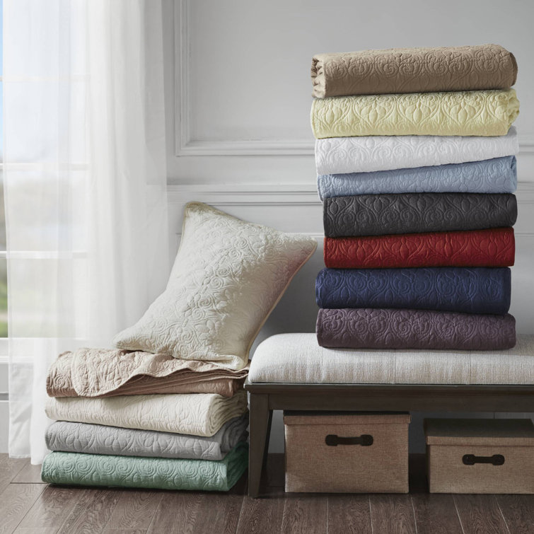 White Full Reversible Microfiber Bedspread Set with Cotton Fill