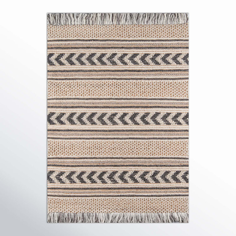Handmade Gray and Beige Wool Geometric 5' x 7' Rug