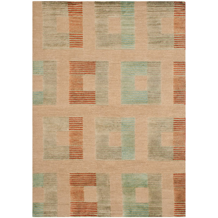 Santa Fe Hand-Knotted Wool Geometric Rug - 6' x 9' in Beige