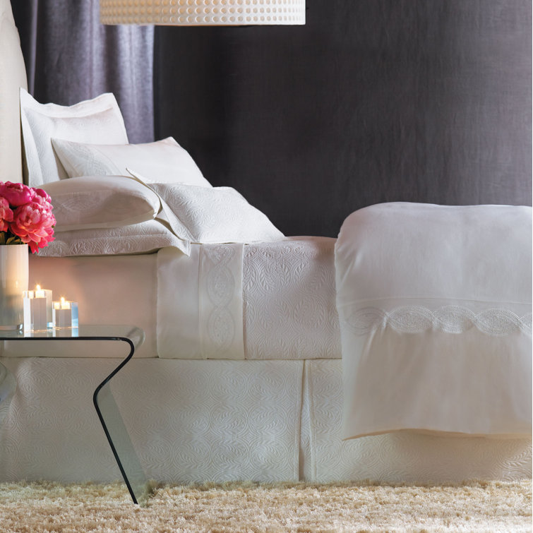 Vienna Classic White Cotton Matelasse Queen Coverlet