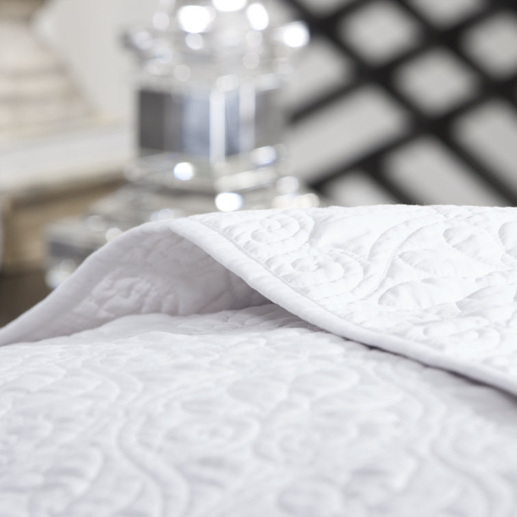 White Full Reversible Microfiber Bedspread Set with Cotton Fill