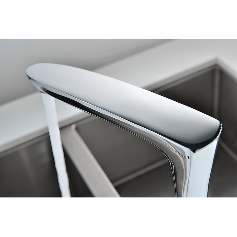 Polished Chrome Single Handle Kitchen Faucet with Pull-out Spray