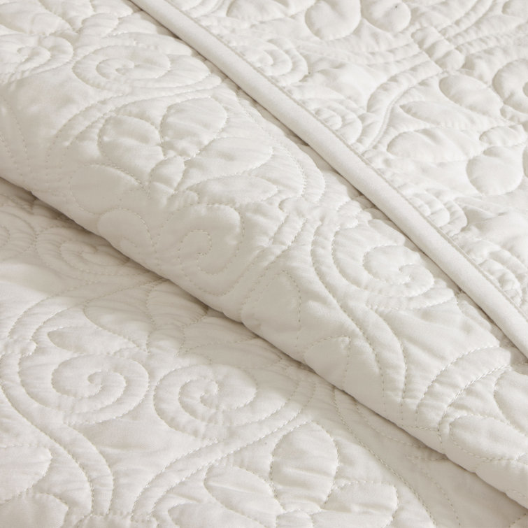 Cream King Reversible Microfiber Bedspread Set