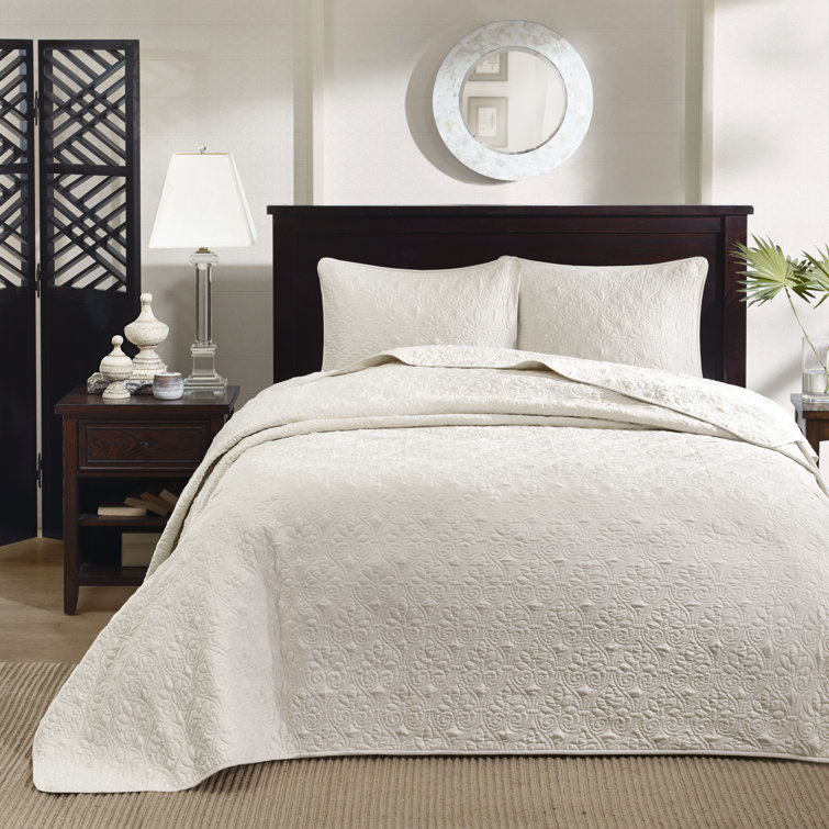Cream King Reversible Microfiber Bedspread Set