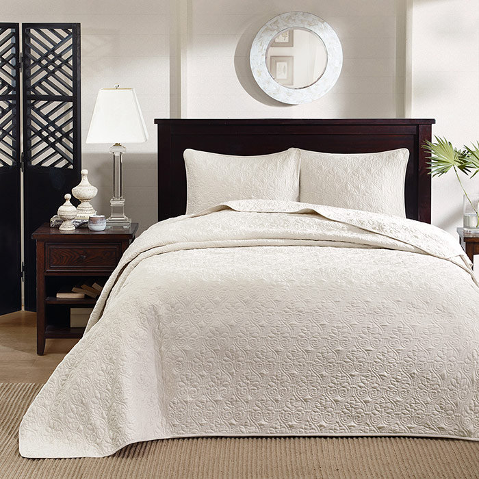 Cream King Reversible Microfiber Bedspread Set
