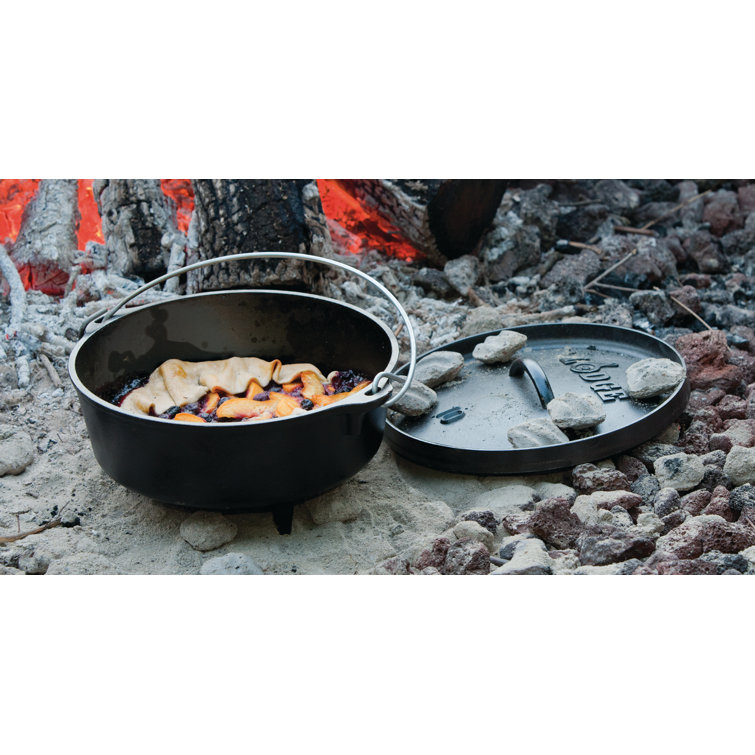 Black Cast Iron 8-Quart Camp Dutch Oven with Bail Handle
