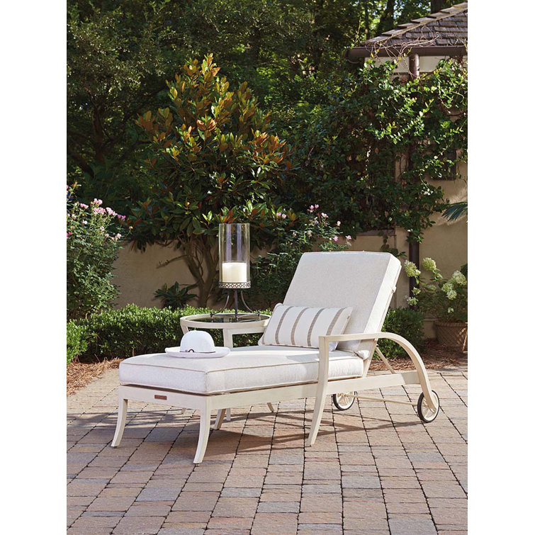 Elegant Ivory and Gold Quatrefoil 24" Round End Table