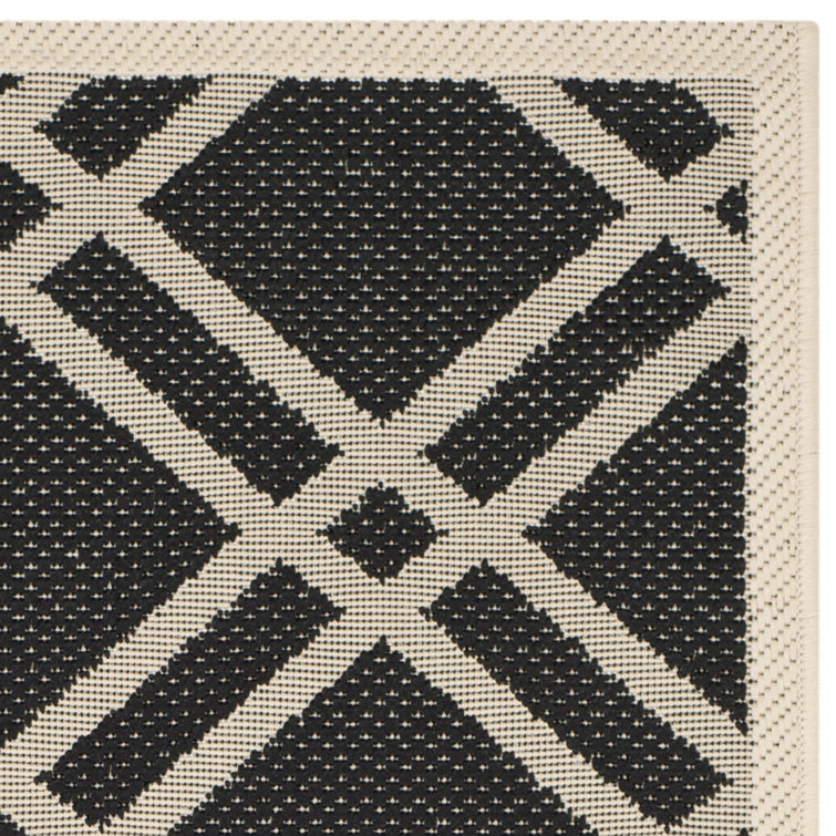 Safavieh Courtyard 5'3" x 7'7" Black and Beige Synthetic Area Rug