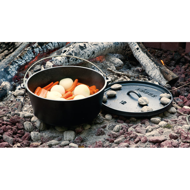 Black Cast Iron 8-Quart Camp Dutch Oven with Bail Handle