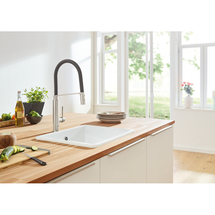 Stainless Steel Modern Kitchen Faucet with Pull-out Spray