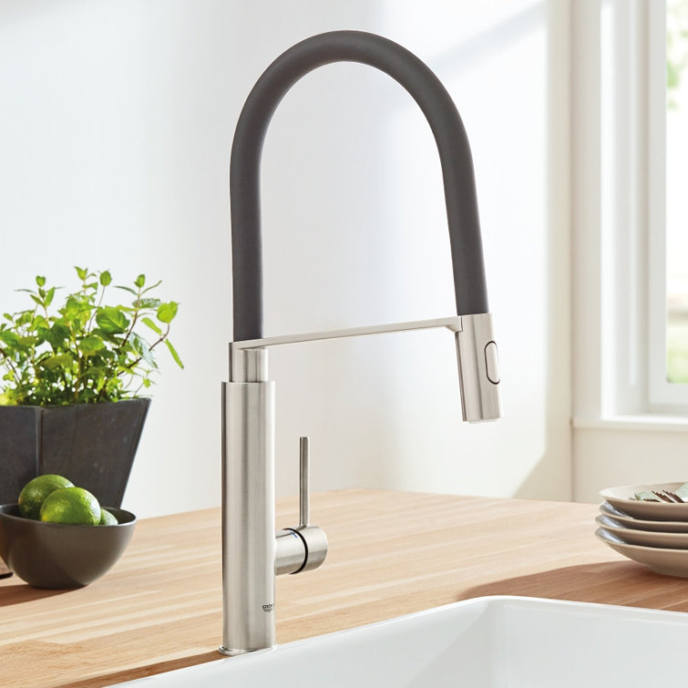 Stainless Steel Modern Kitchen Faucet with Pull-out Spray