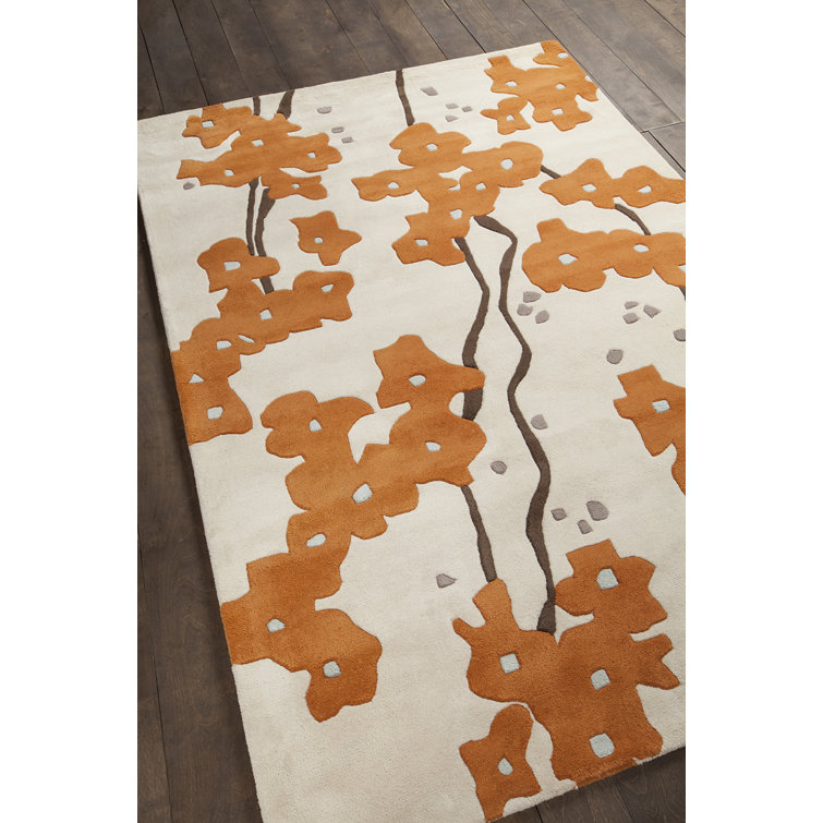 Handmade White and Orange Floral Wool Area Rug 5' x 7'