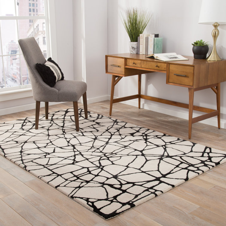 Black and White Hand-Tufted Wool Rectangular Rug 5' x 8'