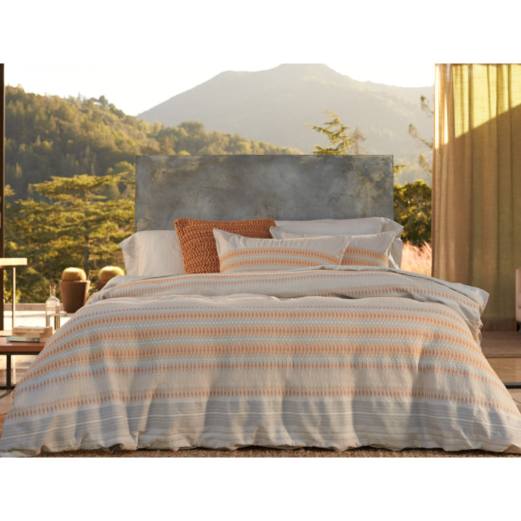 Lost Coast Organic Cotton Standard/Queen Sham in Soft White/Deep Graphite