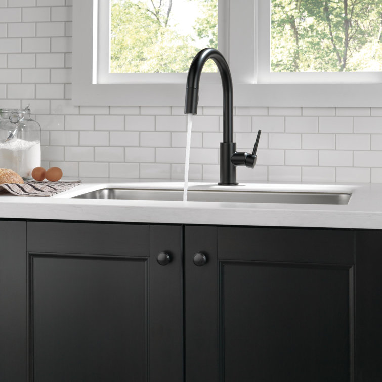 Matte Black Stainless Steel Pull-Down Kitchen Faucet