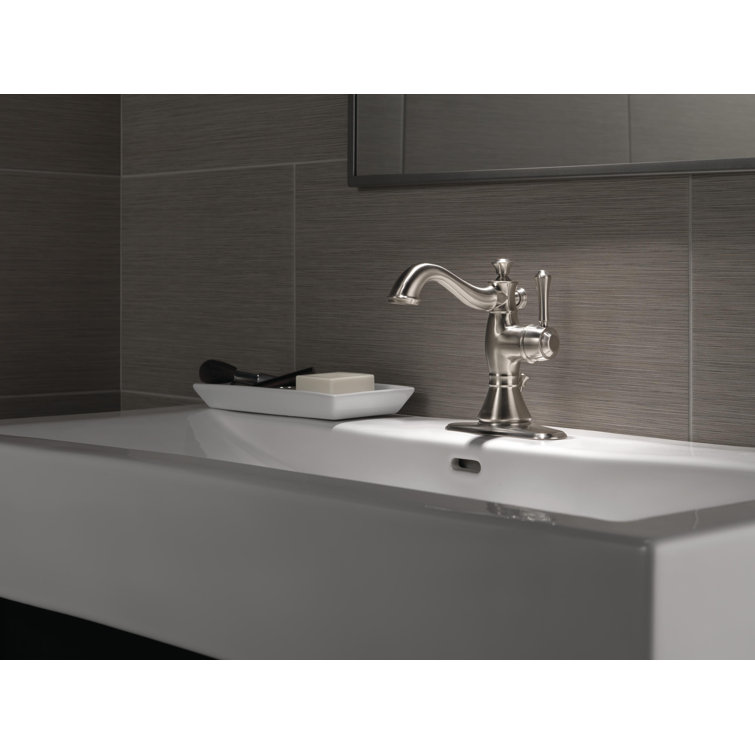 Stainless Steel Single Handle Bathroom Faucet with Metal Drain Assembly