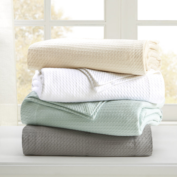 Luxurious King-Sized White Egyptian Cotton Blanket