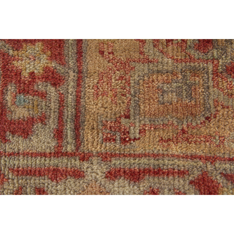 Elegant Serapi Hand-Knotted Wool Rectangular Rug in Red, 8' x 10'