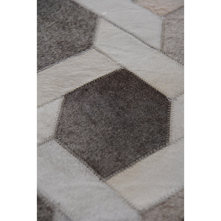 Handmade Geometric Gray Cowhide Rectangular Rug 5' x 8'