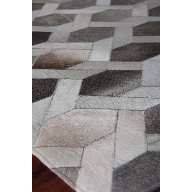 Handmade Geometric Gray Cowhide Rectangular Rug 5' x 8'