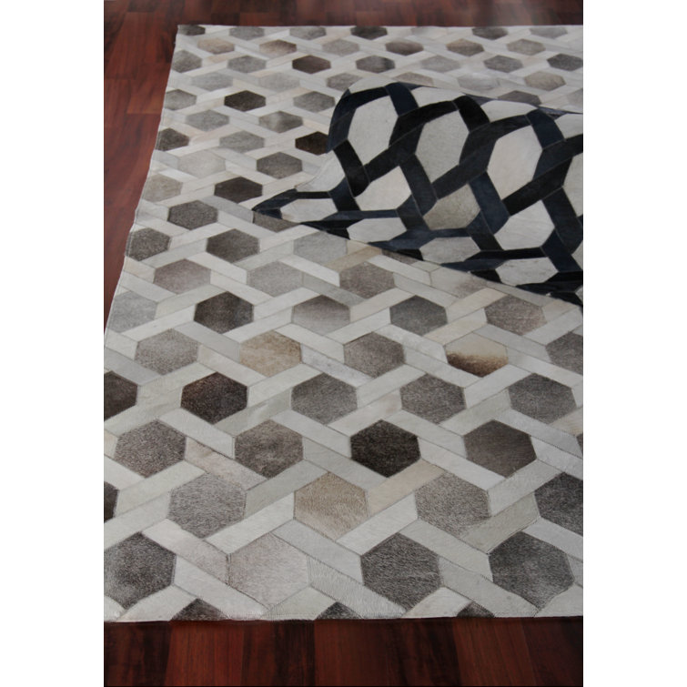 Handmade Geometric Gray Cowhide Rectangular Rug 5' x 8'