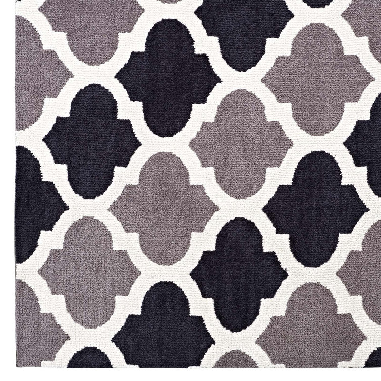Charcoal and Black 8' x 10' Synthetic Trellis Area Rug