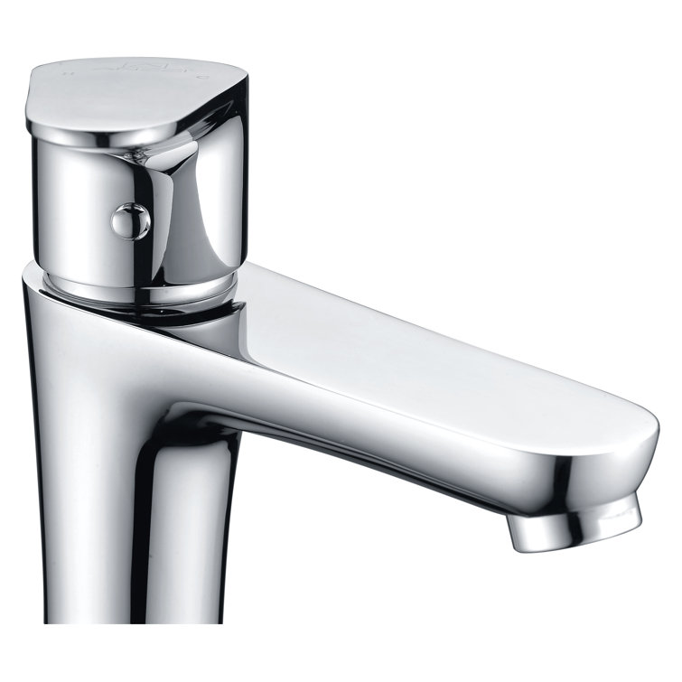 Polished Chrome Single-Handle Bathroom Faucet with Drain Assembly