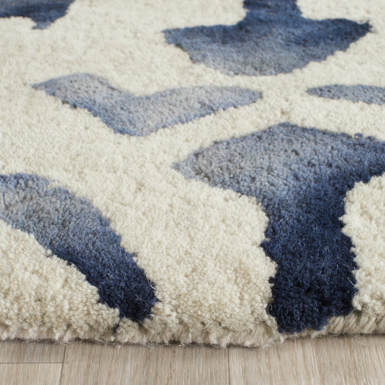 Ivory and Navy Hand-Tufted Wool Round Area Rug