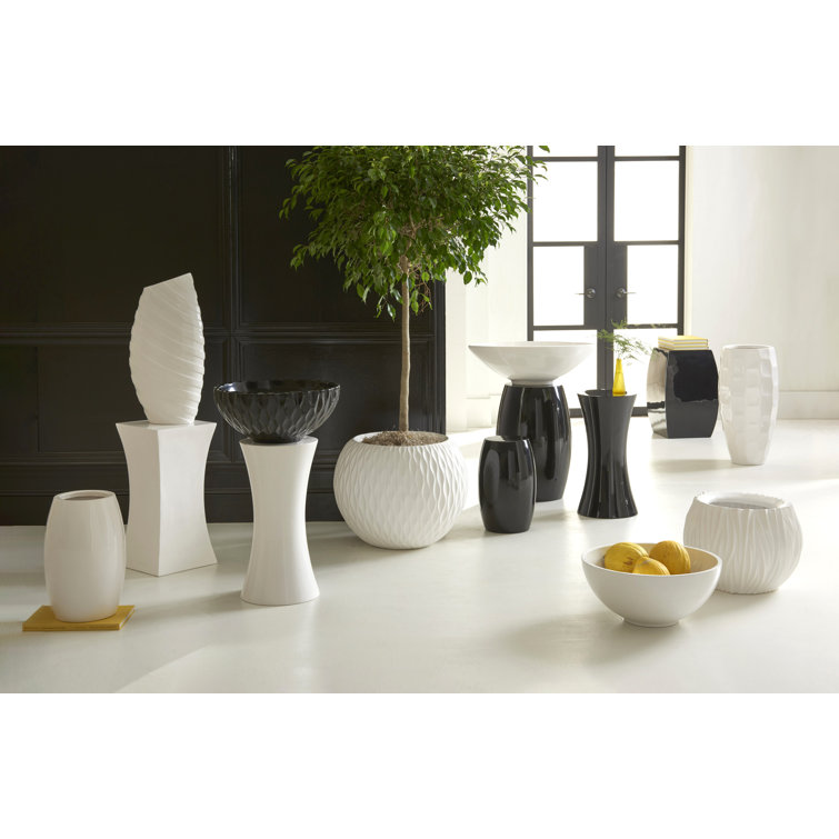 Citlali Ripple Black Gel Coat Indoor/Outdoor Handmade Planter