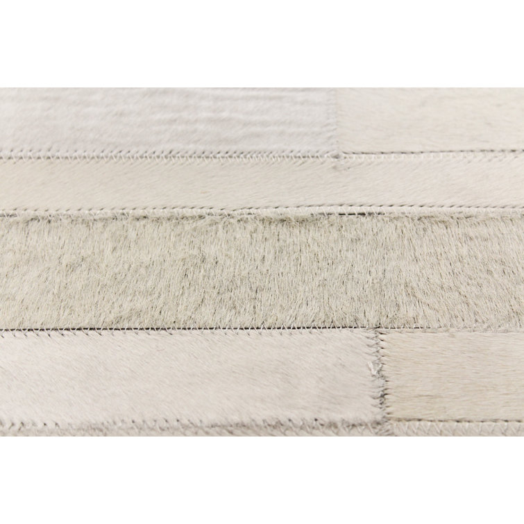 Handmade Ivory Cowhide Striped Rectangular Area Rug 4' x 6'