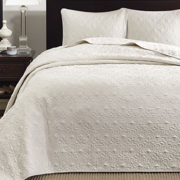 Cream King Reversible Microfiber Bedspread Set