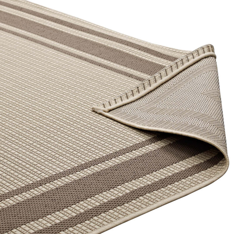 Elegant Gray and Beige Synthetic 8' x 10' Indoor/Outdoor Area Rug