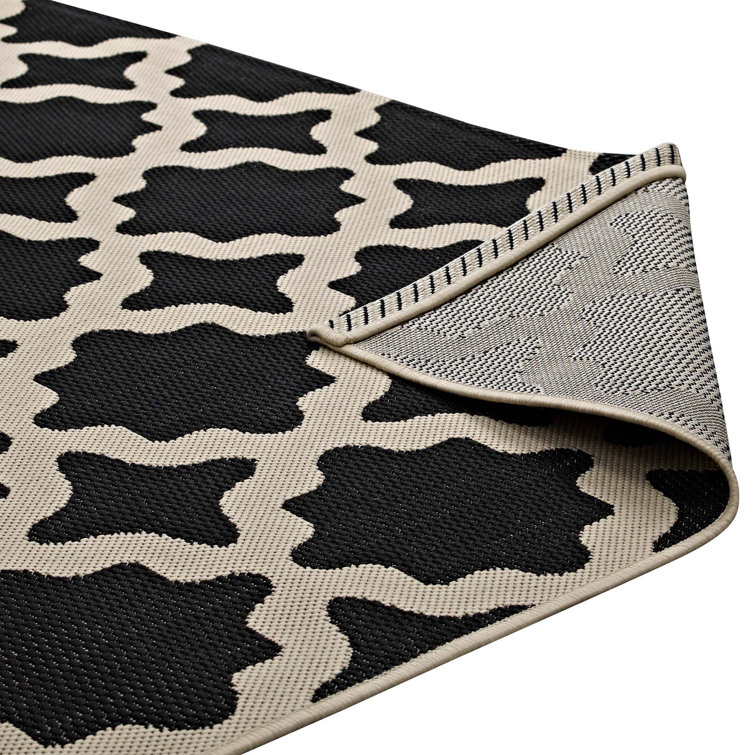 Cerelia Black and Beige Trellis 8x10 Synthetic Area Rug
