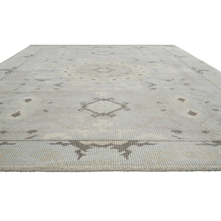 Menda Greige Hand-Knotted Wool Medallion Rug 5'x8'