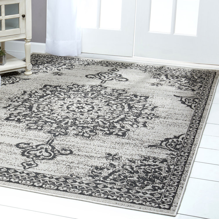 Gray and Black Medallion Synthetic Indoor/Outdoor Area Rug