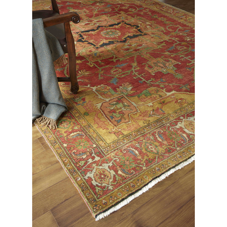 Elegant Serapi Hand-Knotted Wool Rectangular Rug in Red, 8' x 10'