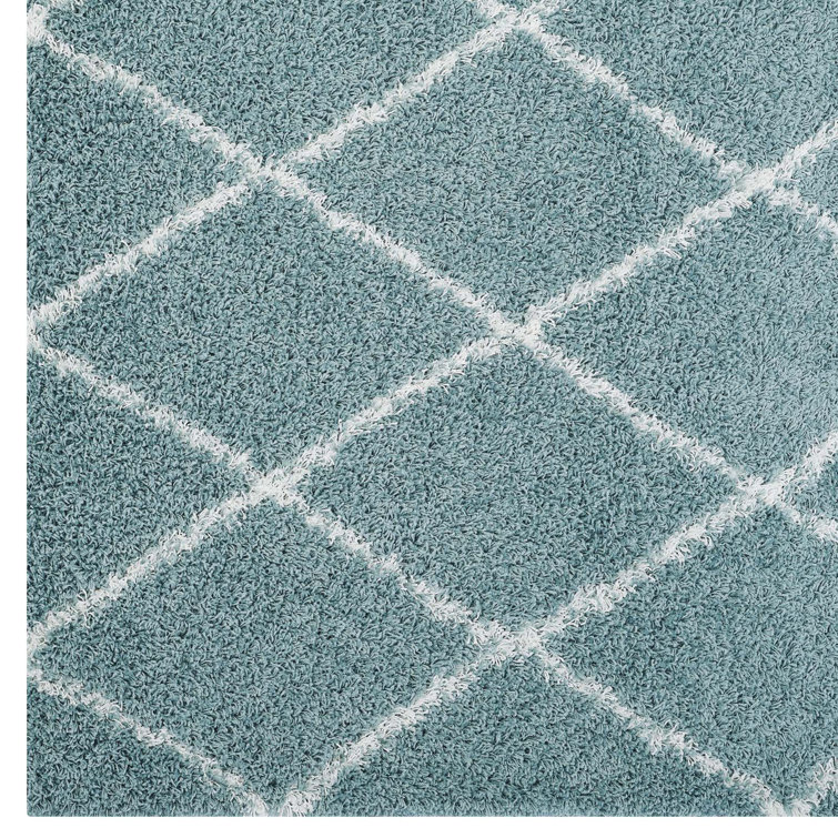 Toryn Dark Gray and Ivory Diamond Trellis Shag Area Rug