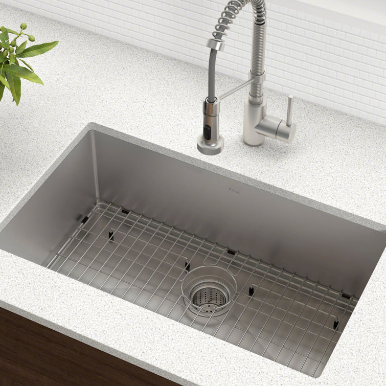 32-Inch Stainless Steel Single Bowl Undermount Kitchen Sink with Garbage Disposal