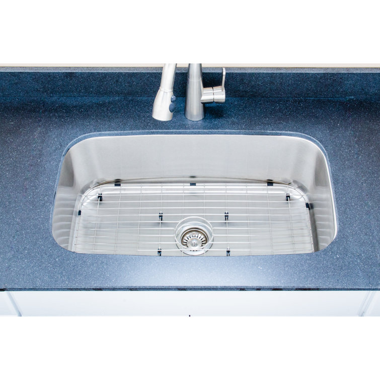 31.5'' Matte Stainless Steel Undermount Single Bowl Kitchen Sink