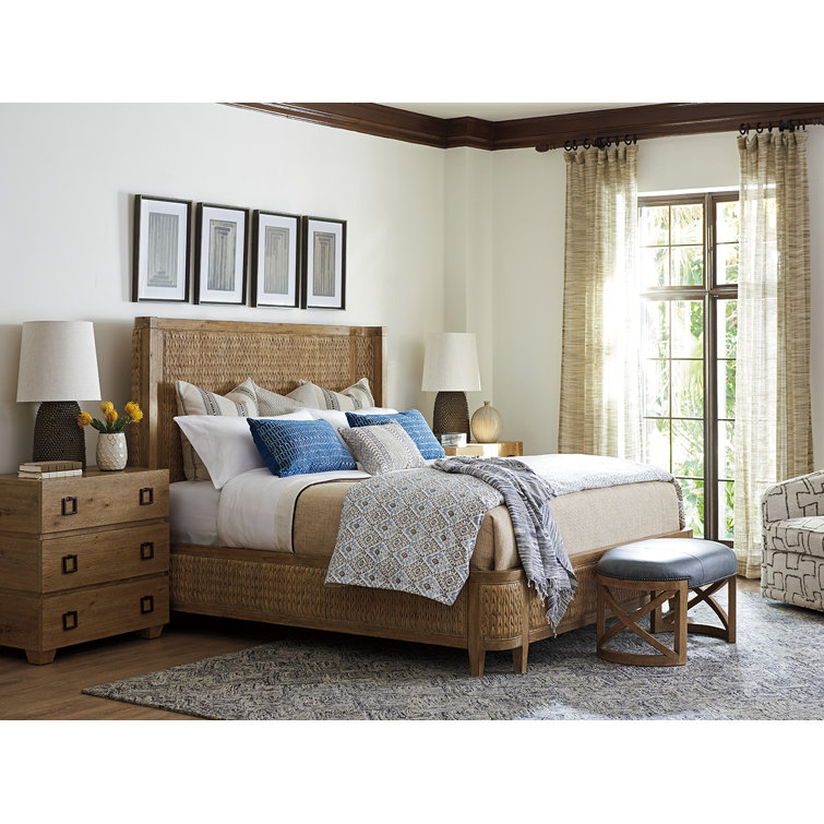 Transitional Hanbury 3-Drawer Nightstand in Warm Brown