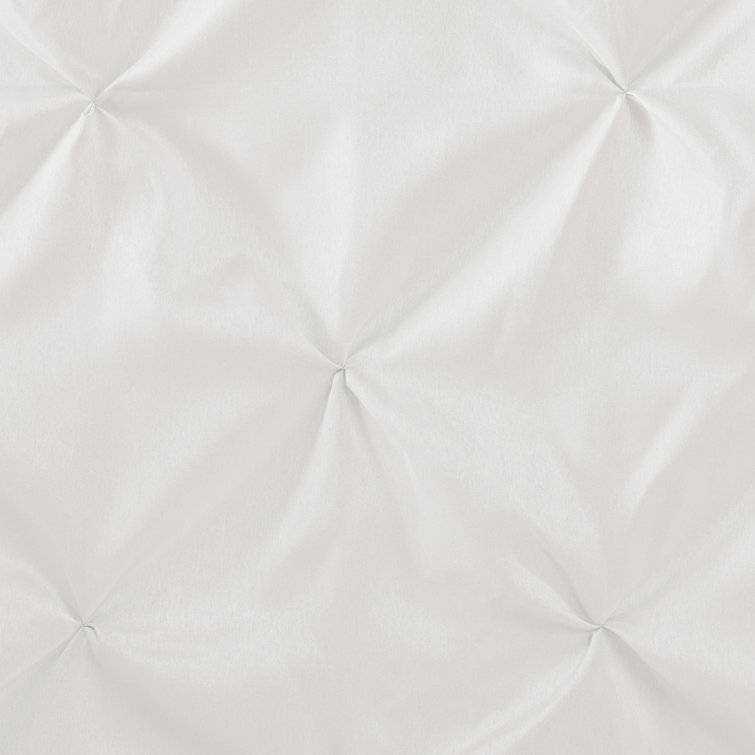 Laurel White Tufted Polyester Shower Curtain