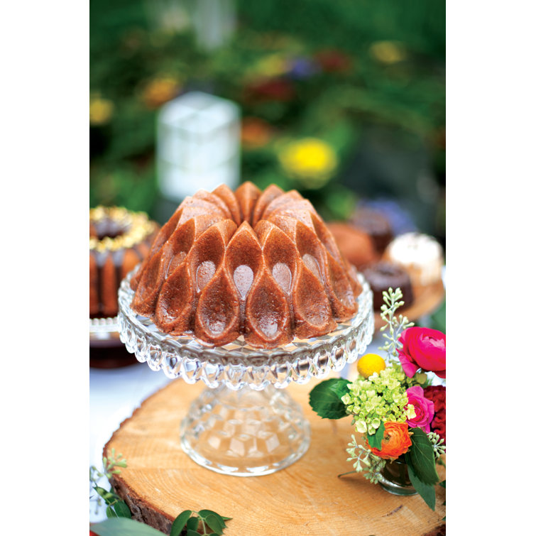 Gold Aluminum Non-Stick Crown Bundt Cake Pan