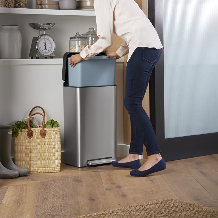Stainless Steel 8-Gallon Hands-Free Kitchen Step Trash Can