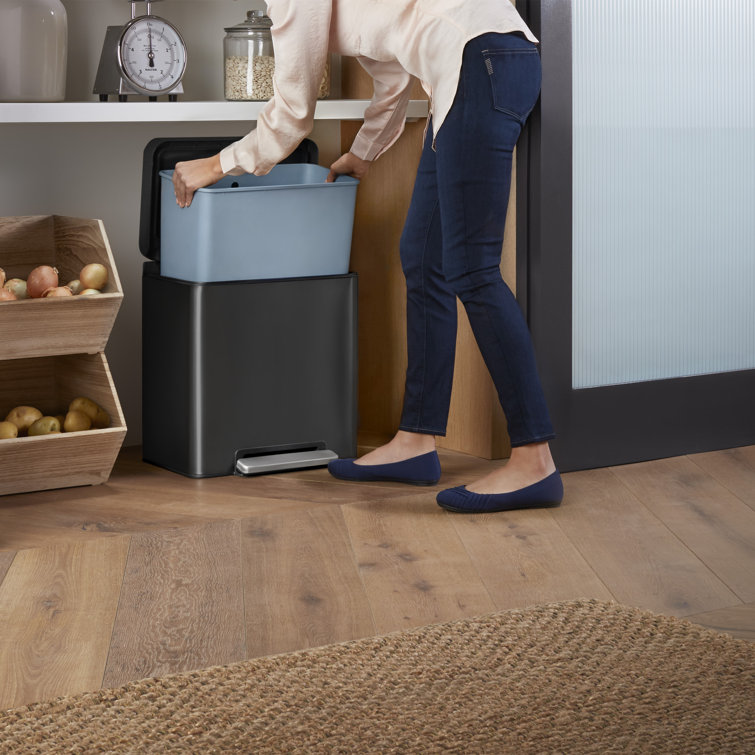 8-Gallon Black Stainless Steel Step Trash Can with Pedal