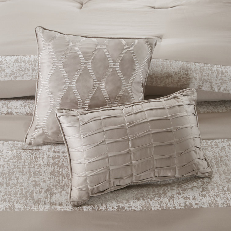 White Microfiber 7-Piece Queen Bedspread Set