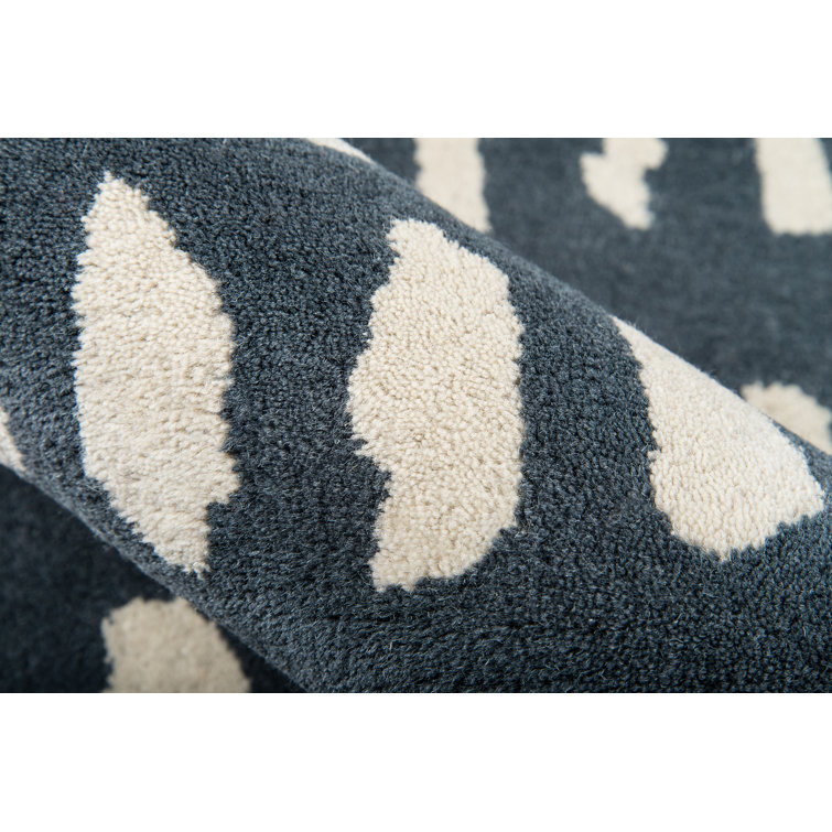 Navy and White Hand-Tufted Wool Rectangular Rug 8' x 10'