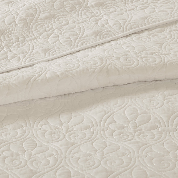 Cream King Reversible Microfiber Bedspread Set