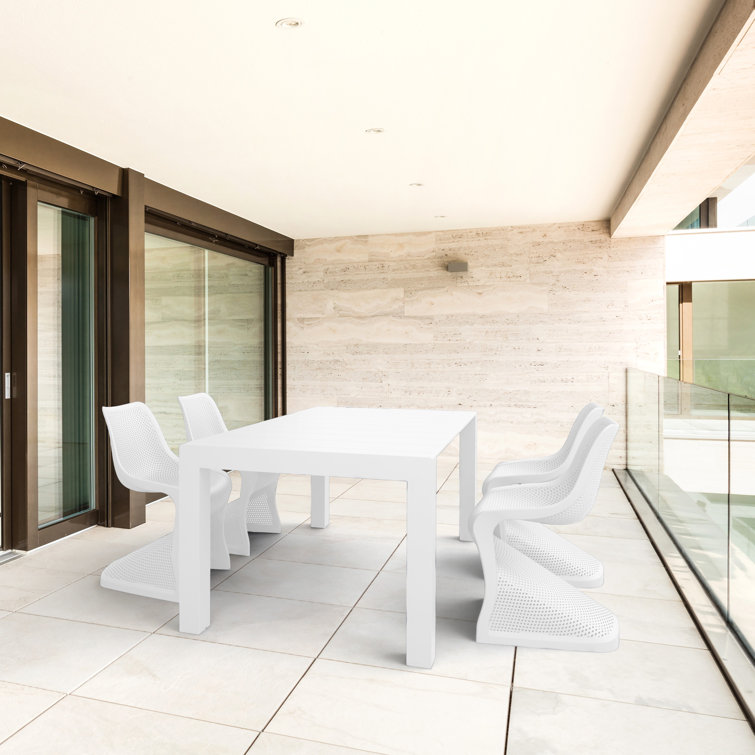 Tropical Resort 4-Person White Polypropylene Outdoor Dining Set