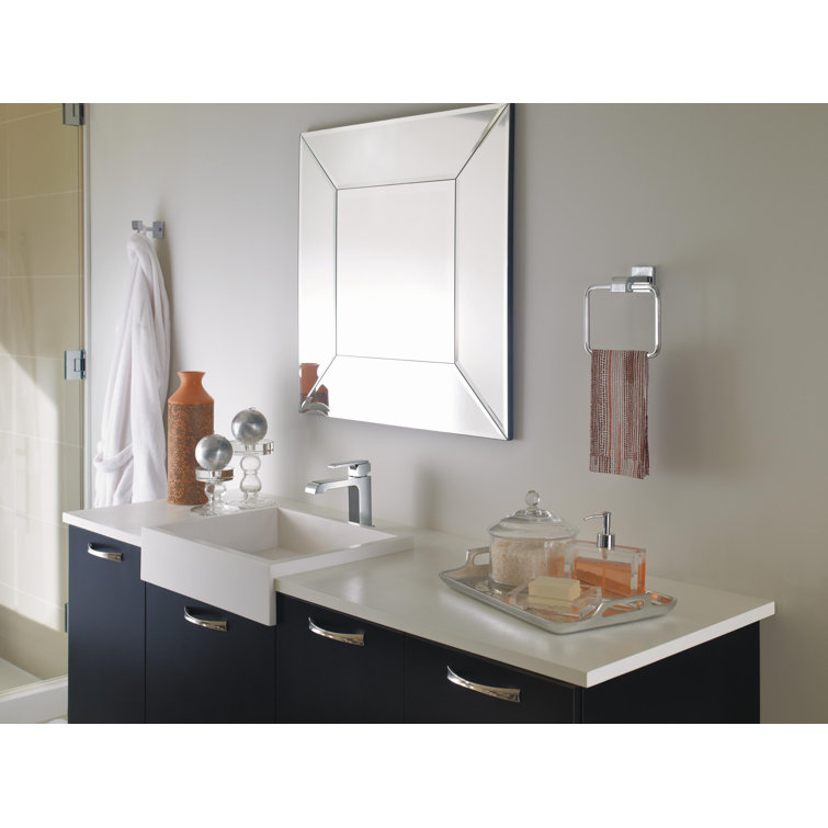 Sleek Modern Chrome Single-Hole Bathroom Faucet with Drain Assembly