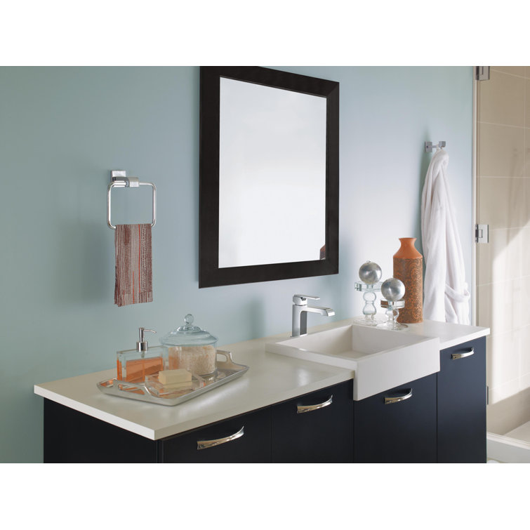 Sleek Modern Chrome Single-Hole Bathroom Faucet with Drain Assembly